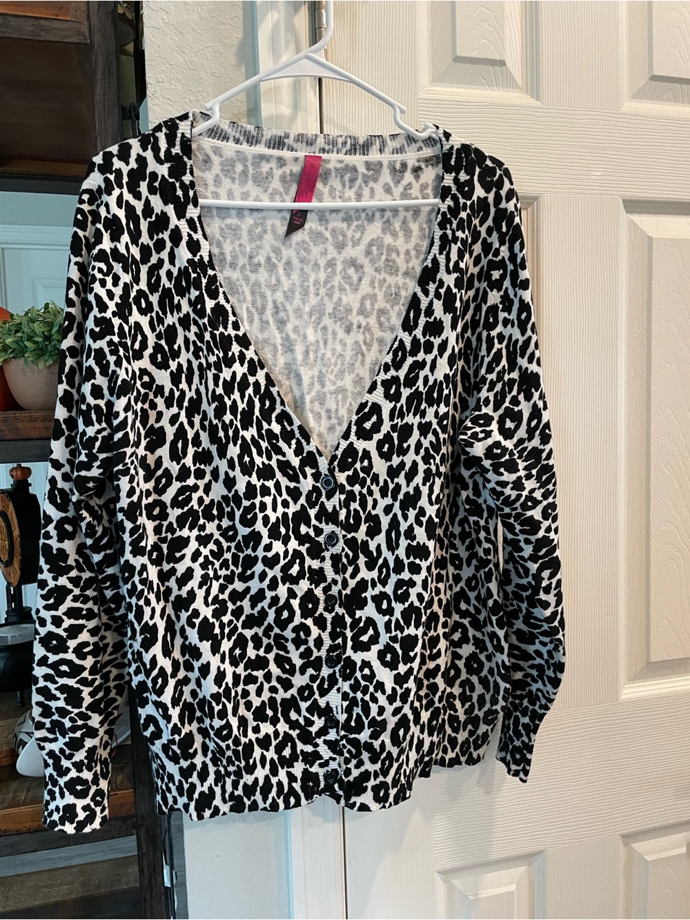 Pure Energy Black White leopard print Button front long sleeve Cardigan sweater